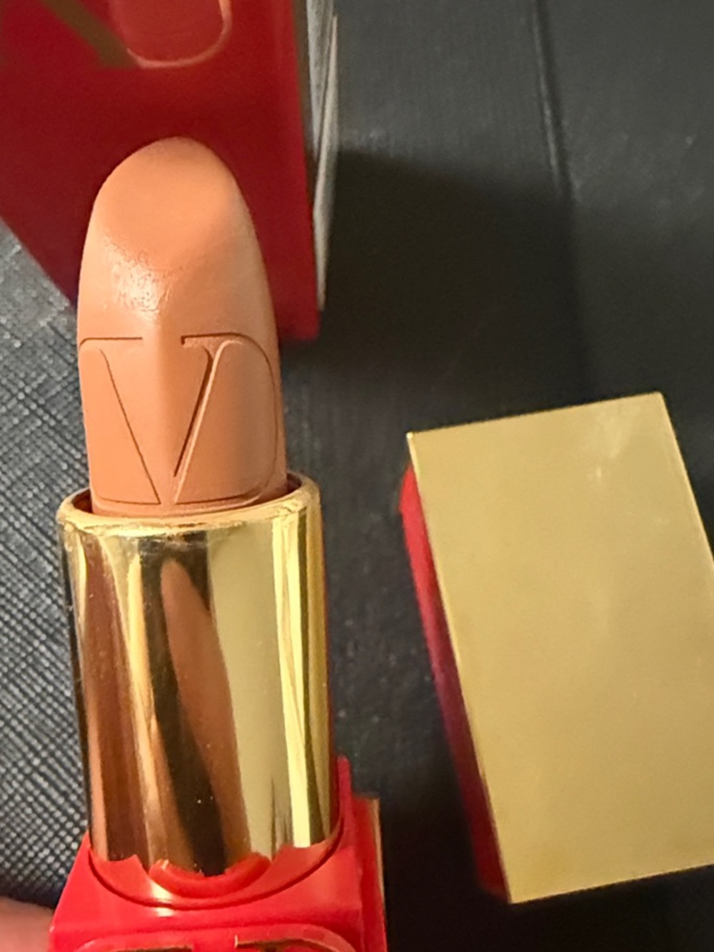 NIB Nude Matte Lipstick ROSSO VALENTINO SATIN 190R WALK ON THE WILD Side